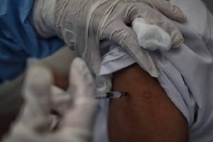 pandemia-comienza-vacunacion-mayores-65-anos-cundinamarca