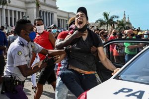 cubanos-salen-protestar