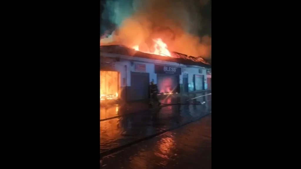 emergencia-por-incendio-en-centro-historico-de-chia-cundinamarca