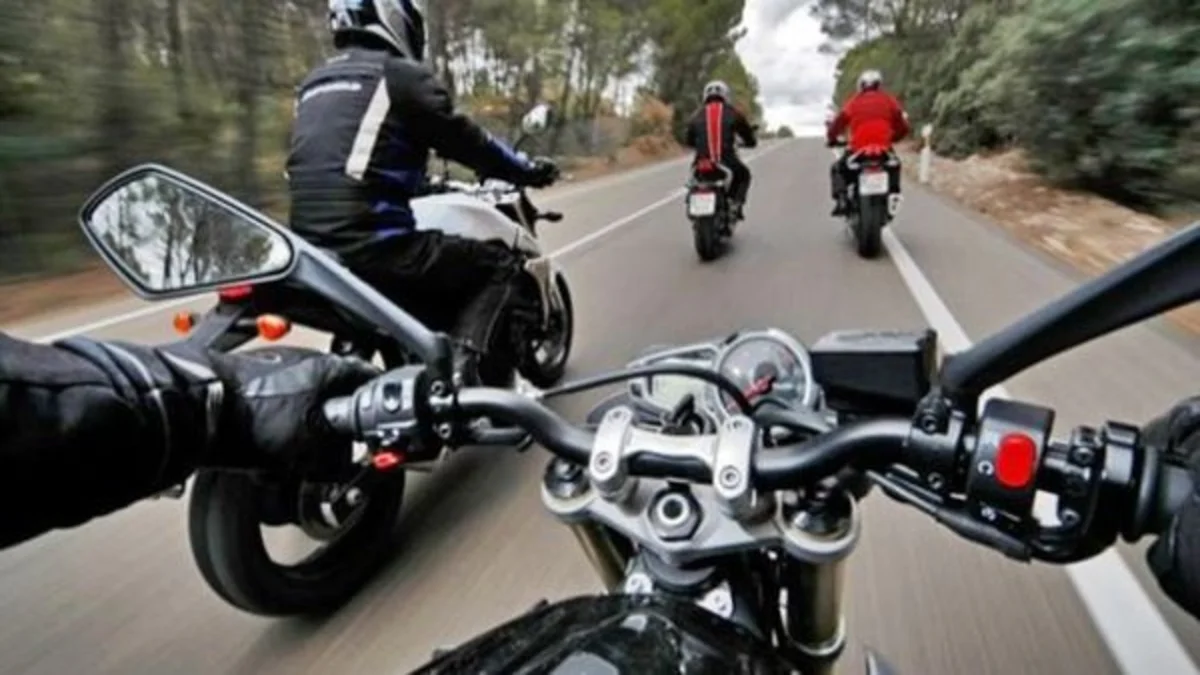 motociclistas-agentes-viales-cundinamarca